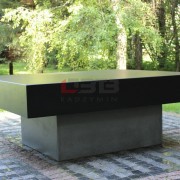betonowy stół